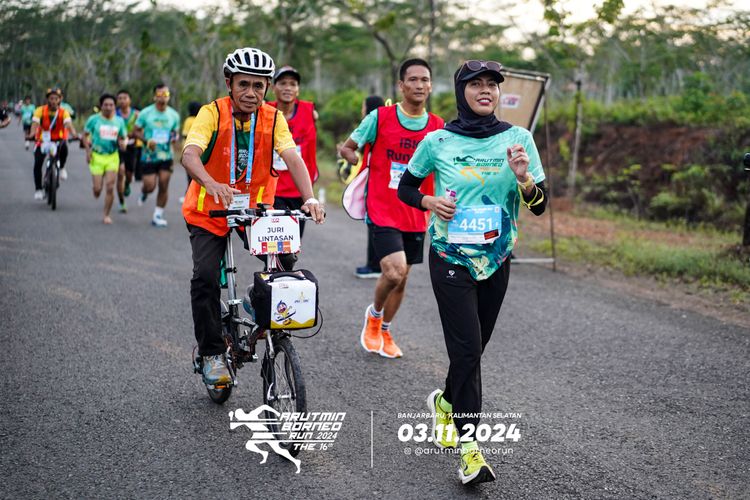 Race photo from Arutmin Borneo Run 2024