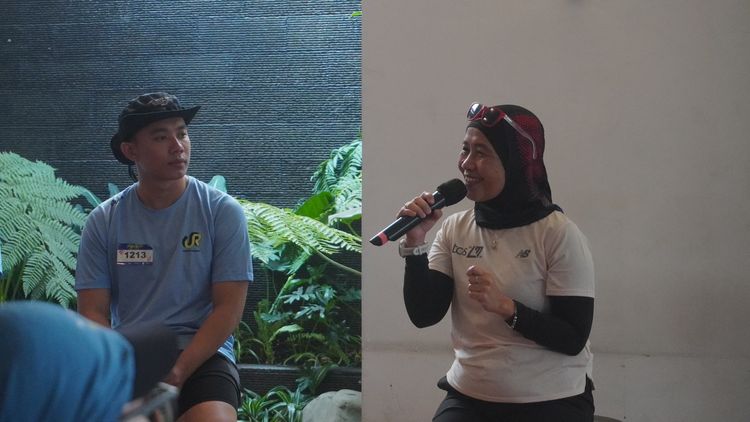 Race photo from Happy One Decade Unpad Runner