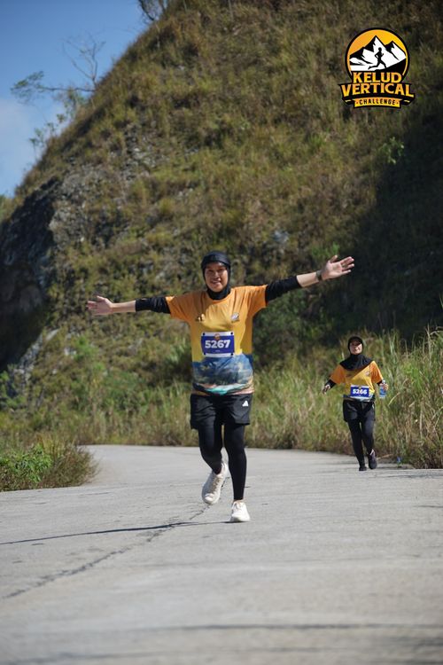 Race photo from Kelud Vertical Challenge 2024