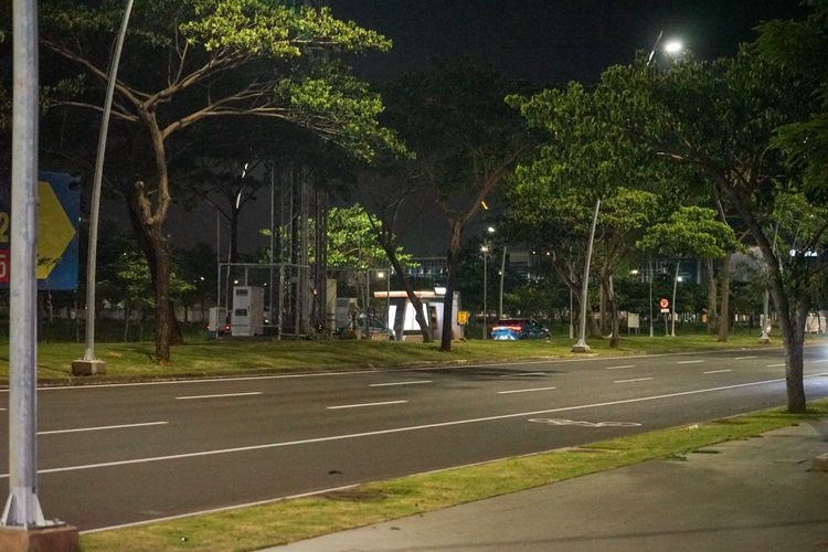 Race photo from PIK NITE RUN VIBES