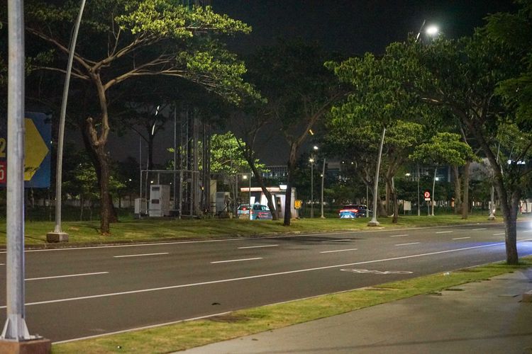 Race photo from PIK NITE RUN VIBES