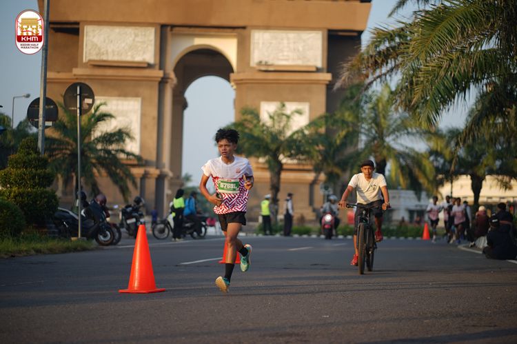 Race photo from Kediri Half Marathon 2024