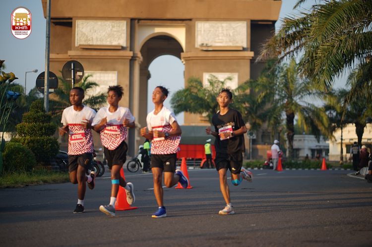 Race photo from Kediri Half Marathon 2024
