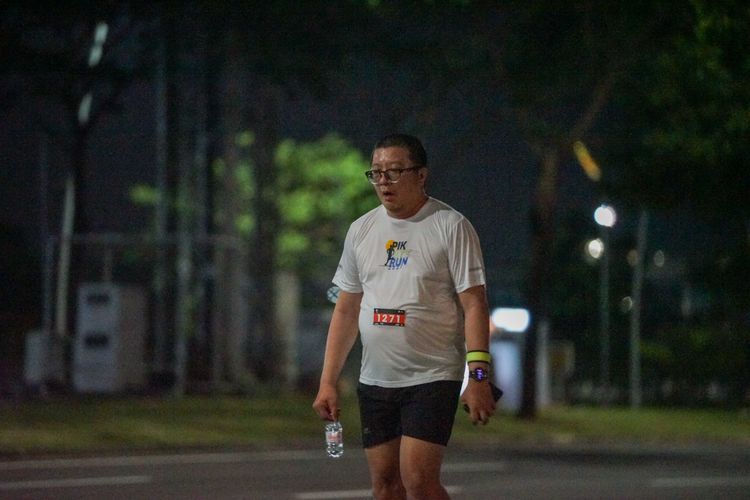 Race photo from PIK NITE RUN VIBES
