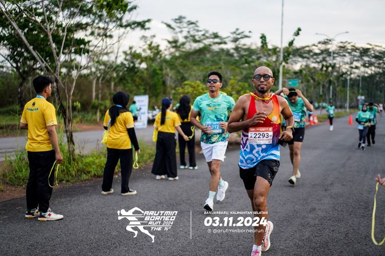 Race photo from Arutmin Borneo Run 2024