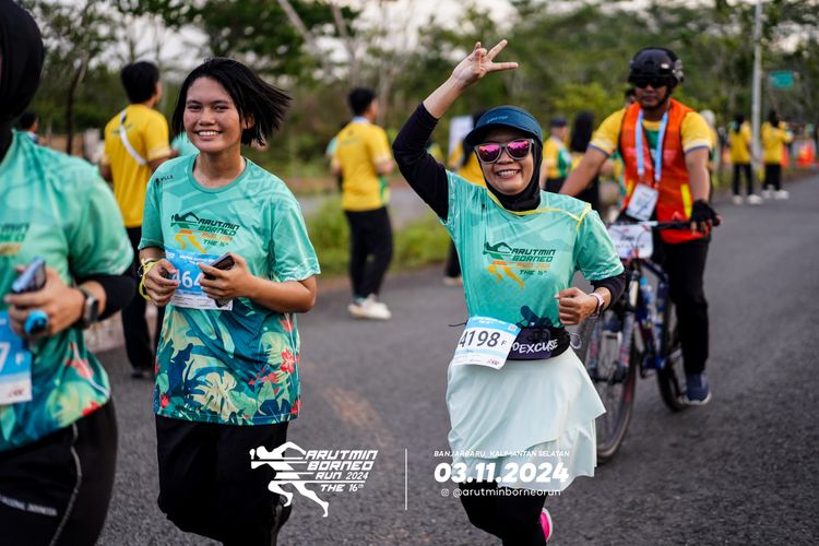 Race photo from Arutmin Borneo Run 2024