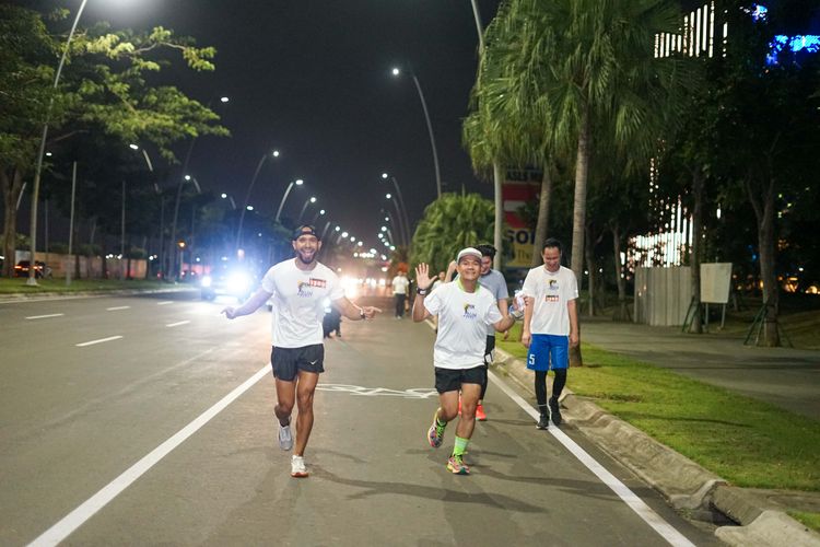 Race photo from PIK NITE RUN VIBES