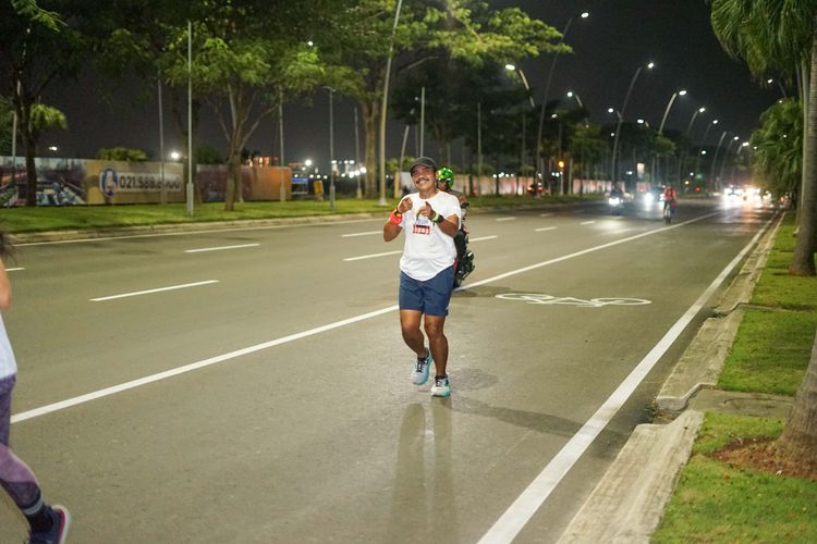 Race photo from PIK NITE RUN VIBES