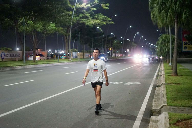 Race photo from PIK NITE RUN VIBES