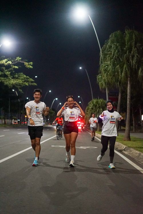 Race photo from PIK NITE RUN VIBES