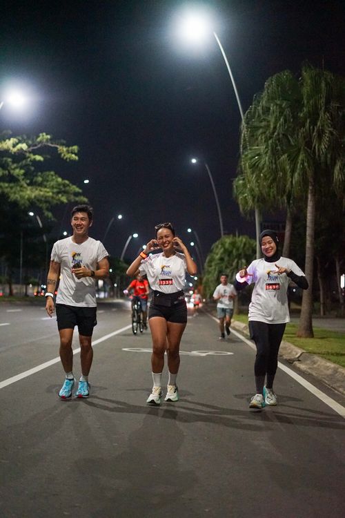 Race photo from PIK NITE RUN VIBES