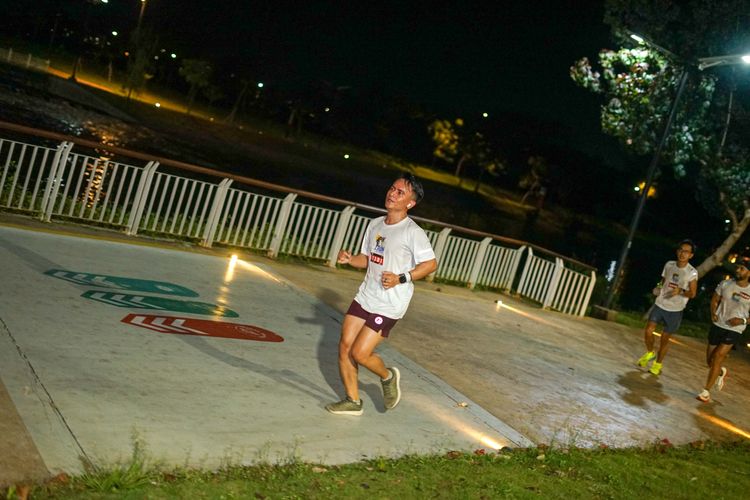 Race photo from PIK NITE RUN VIBES