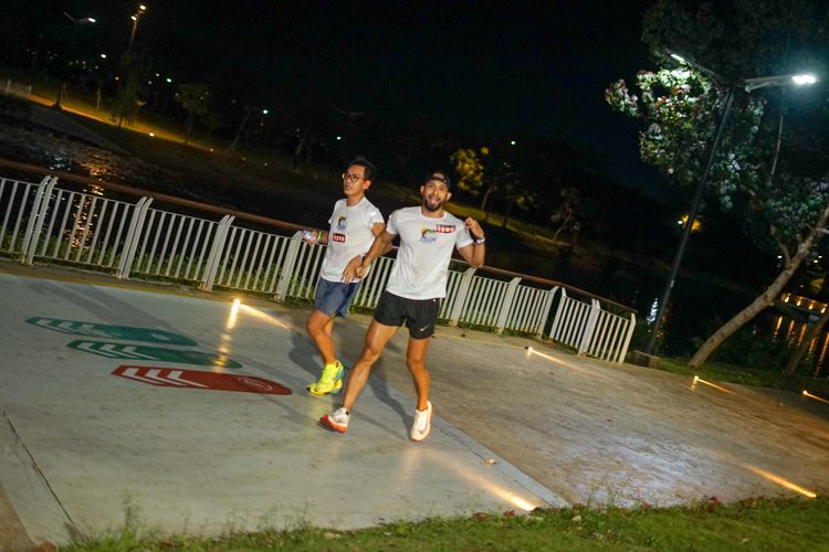 Race photo from PIK NITE RUN VIBES