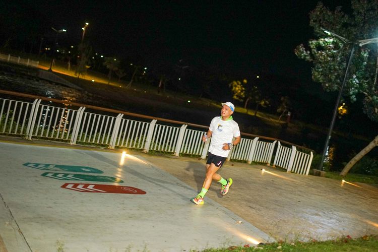 Race photo from PIK NITE RUN VIBES