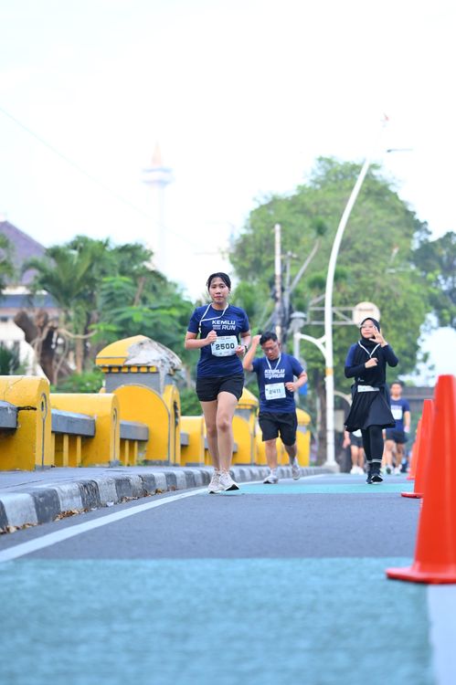 Race photo from KEMLU RUN 2025