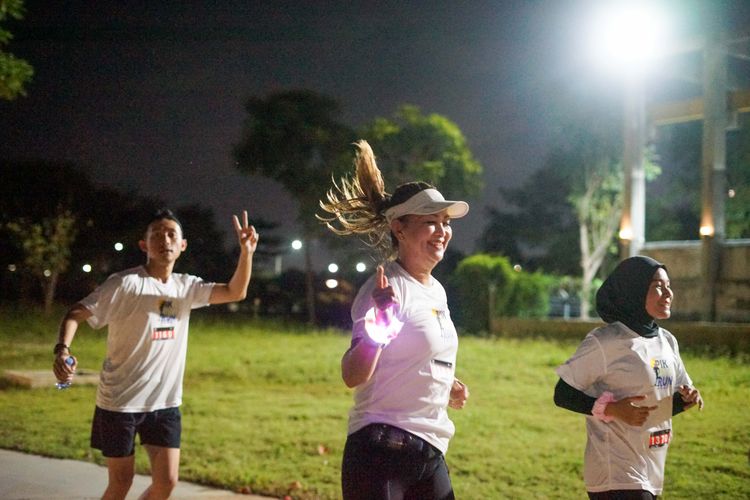 Race photo from PIK NITE RUN VIBES