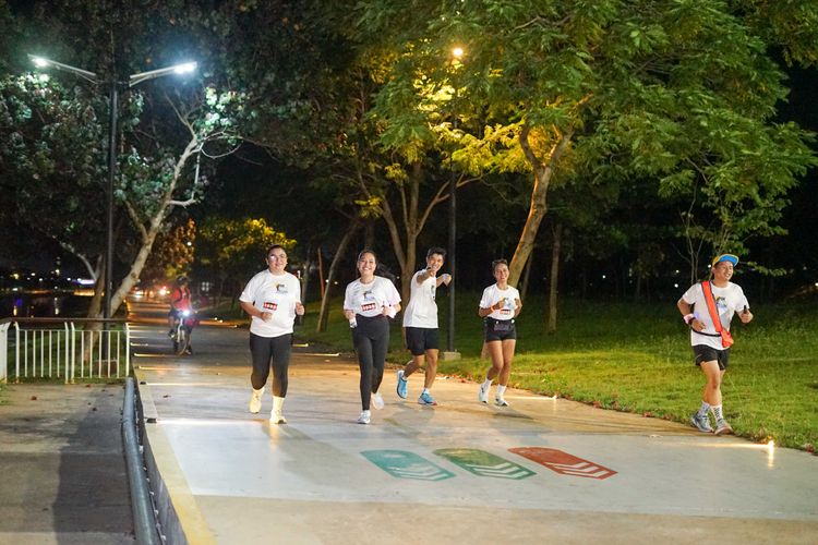 Race photo from PIK NITE RUN VIBES