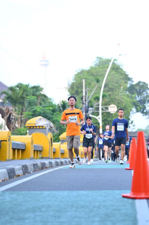 Race photo from KEMLU RUN 2025