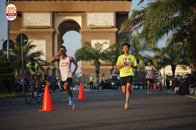 Race photo from Kediri Half Marathon 2024