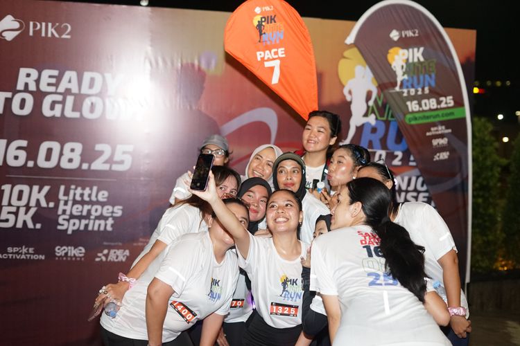 Race photo from PIK NITE RUN VIBES