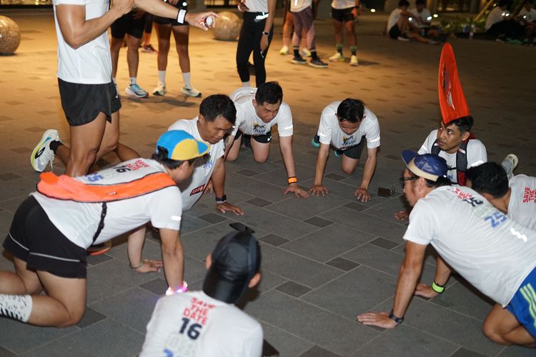 Race photo from PIK NITE RUN VIBES