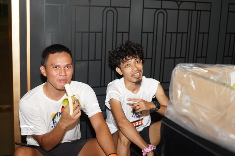 Race photo from PIK NITE RUN VIBES