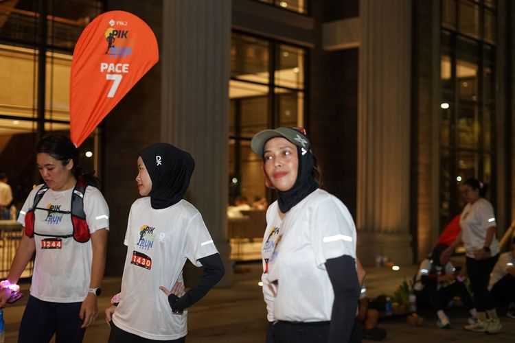 Race photo from PIK NITE RUN VIBES