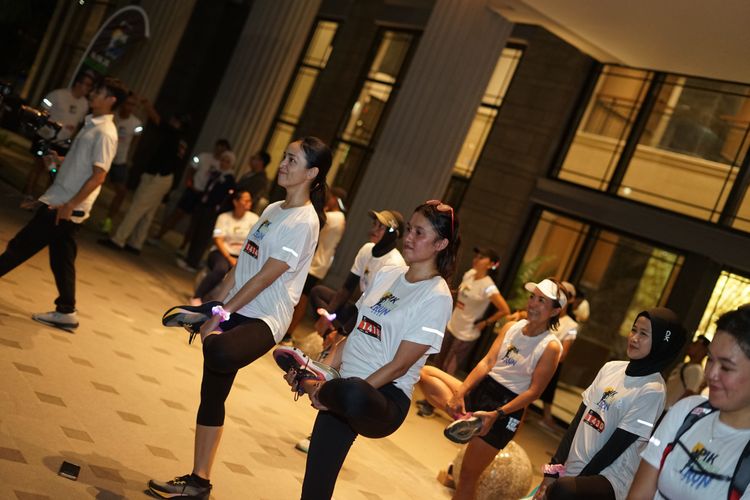 Race photo from PIK NITE RUN VIBES