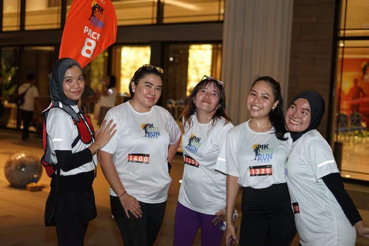 Race photo from PIK NITE RUN VIBES