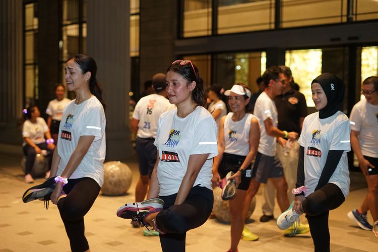 Race photo from PIK NITE RUN VIBES