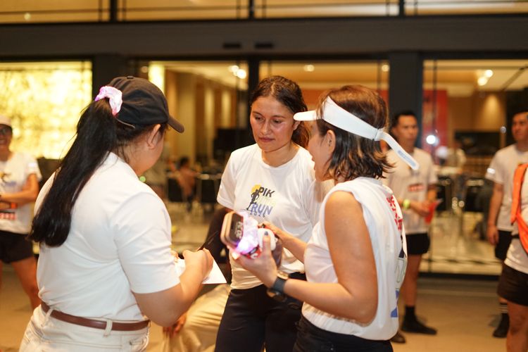 Race photo from PIK NITE RUN VIBES
