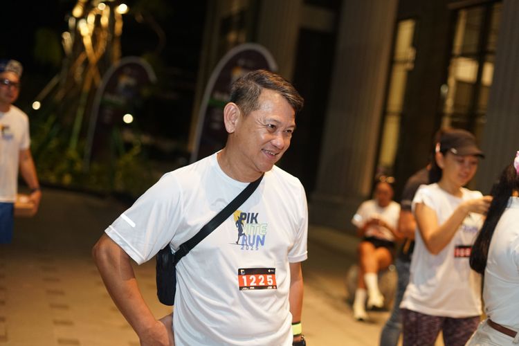 Race photo from PIK NITE RUN VIBES
