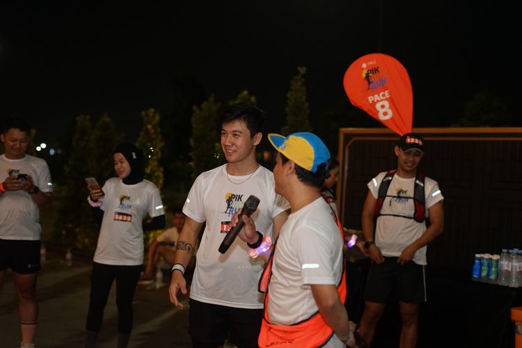 Race photo from PIK NITE RUN VIBES