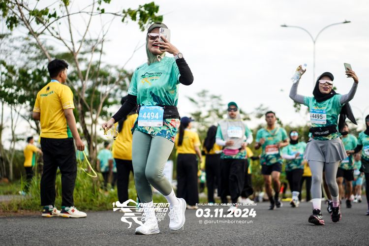 Race photo from Arutmin Borneo Run 2024