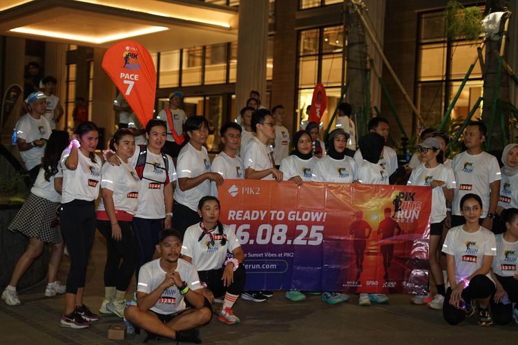 Race photo from PIK NITE RUN VIBES
