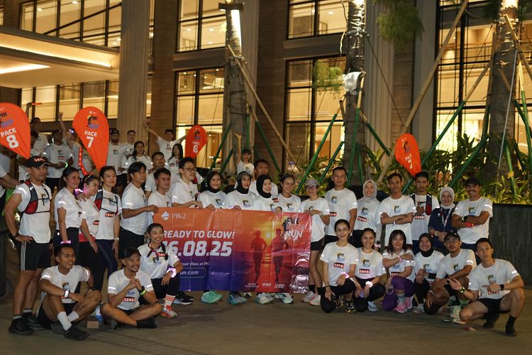 Race photo from PIK NITE RUN VIBES
