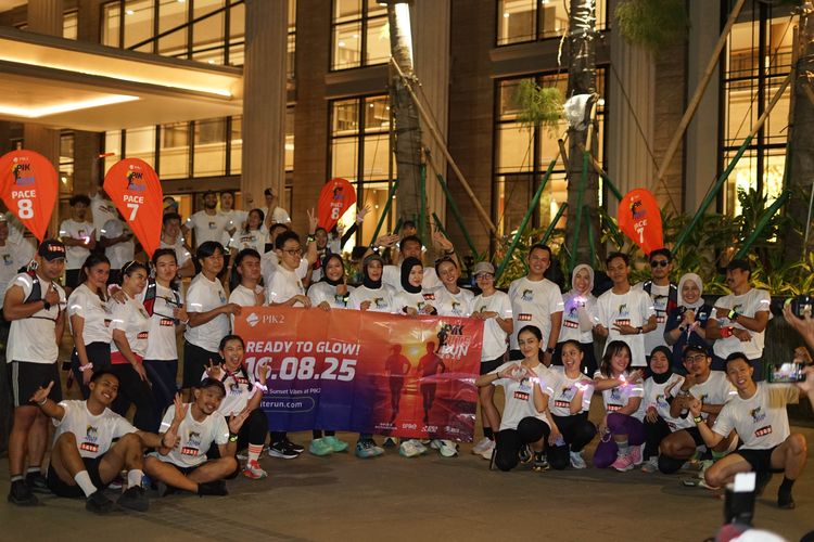 Race photo from PIK NITE RUN VIBES
