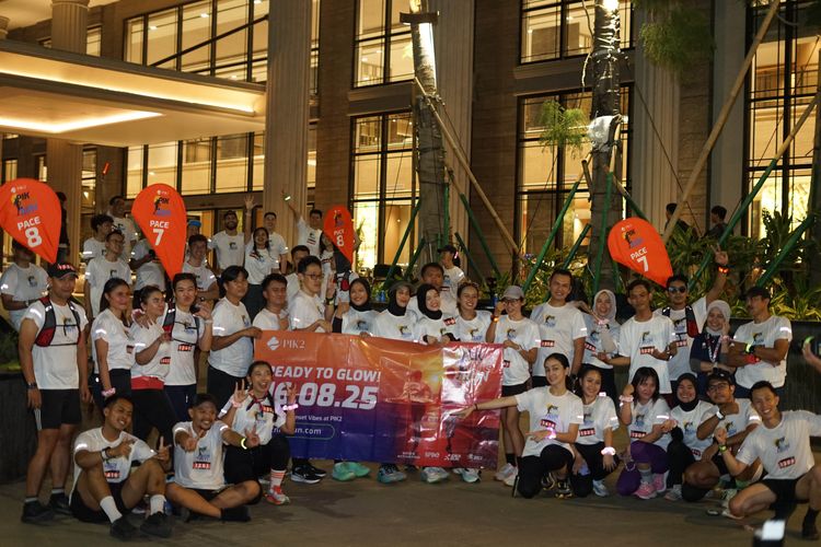 Race photo from PIK NITE RUN VIBES