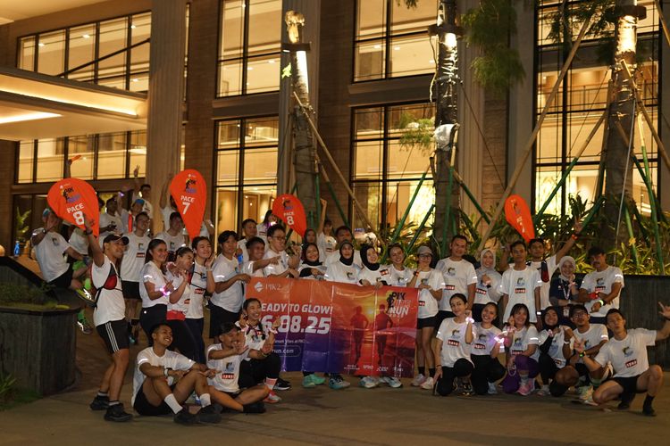 Race photo from PIK NITE RUN VIBES