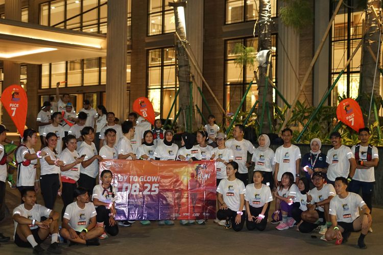 Race photo from PIK NITE RUN VIBES