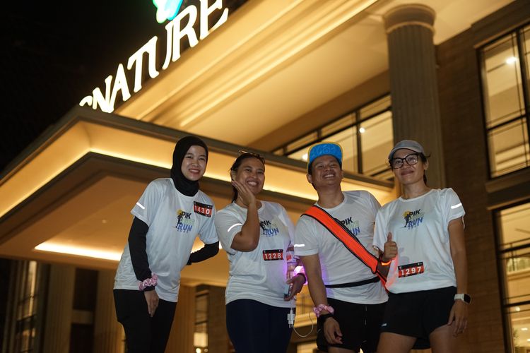 Race photo from PIK NITE RUN VIBES
