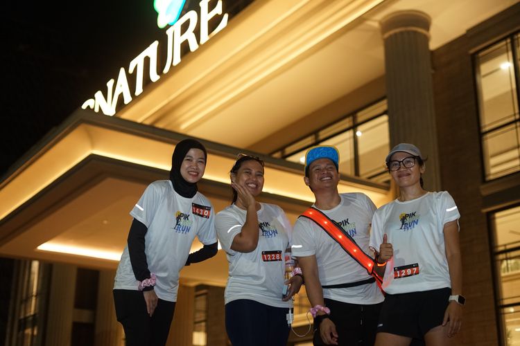Race photo from PIK NITE RUN VIBES