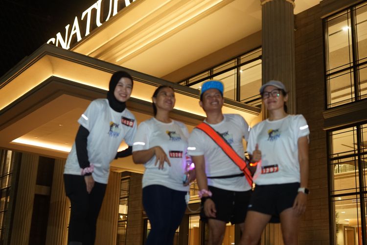 Race photo from PIK NITE RUN VIBES