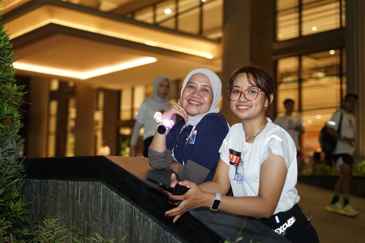 Race photo from PIK NITE RUN VIBES