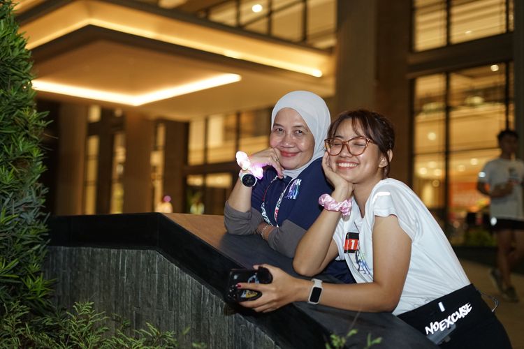 Race photo from PIK NITE RUN VIBES