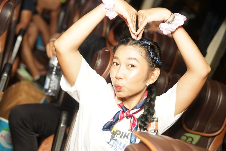 Race photo from PIK NITE RUN VIBES