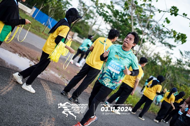 Race photo from Arutmin Borneo Run 2024