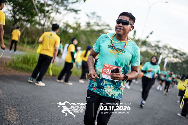 Race photo from Arutmin Borneo Run 2024