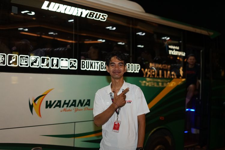 Race photo from PIK NITE RUN VIBES