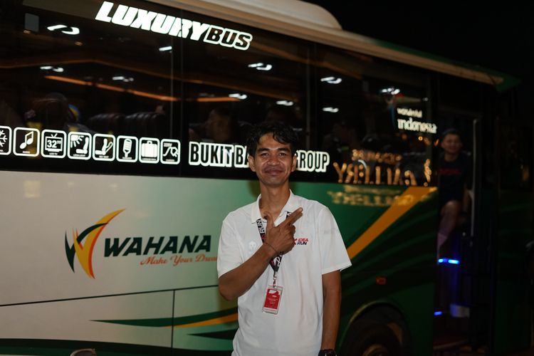 Race photo from PIK NITE RUN VIBES